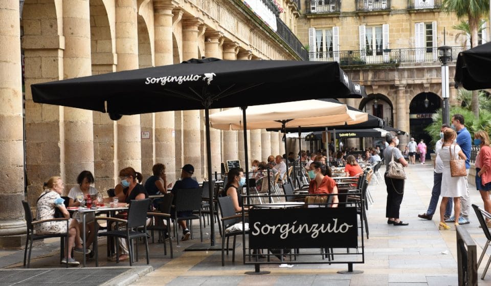 El Gobierno Vasco aumenta los aforos en cultura, comercios y hostelería