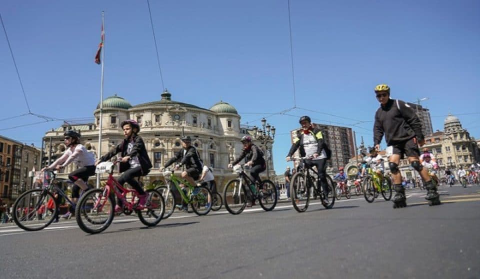 Bicicletada Bridgestone: pedaladas solidarias en Bilbao contra el cáncer