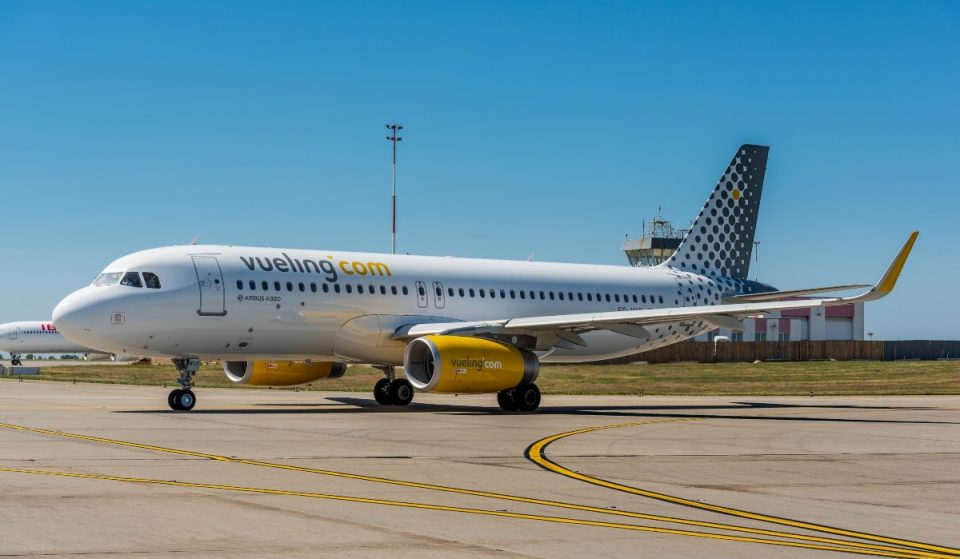 Vueling empezará a cobrar por el equipaje de mano