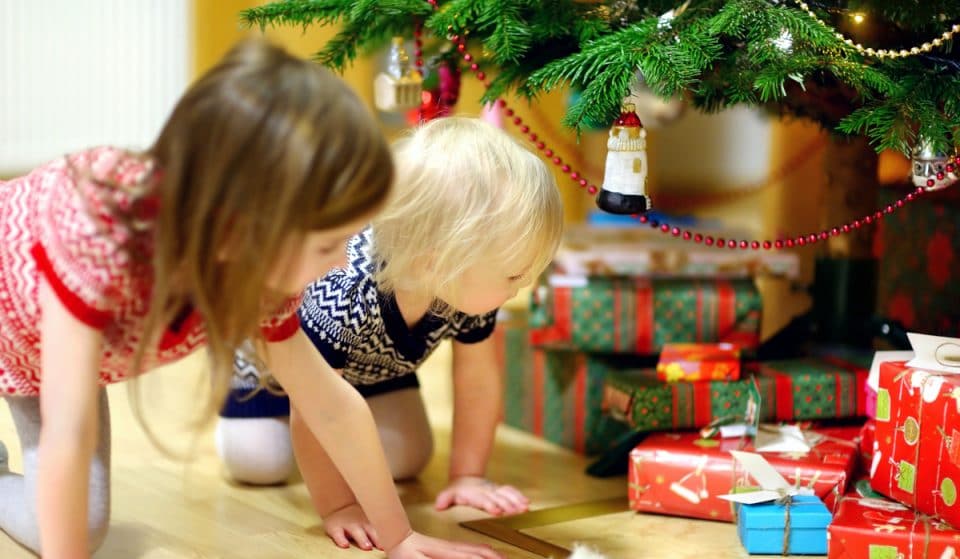 «El Árbol de los Sueños»: la iniciativa solidaria que entrega regalos a 25.000 niños y niñas en situación de exclusión