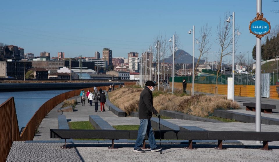 Bilbao estrena en Zorrotzaurre su vía peatonal más larga