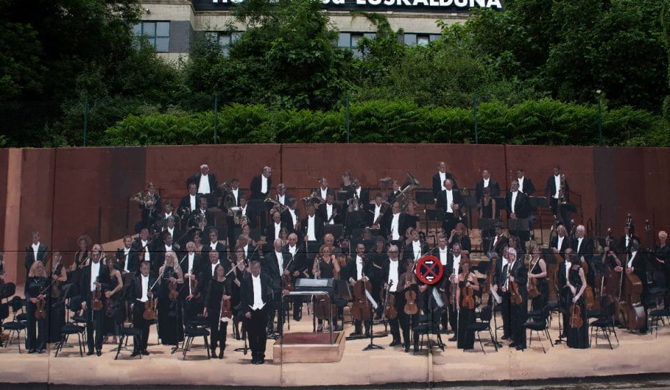 Crean un mural de 100 metros en Olabeaga por el centenario de la BOS
