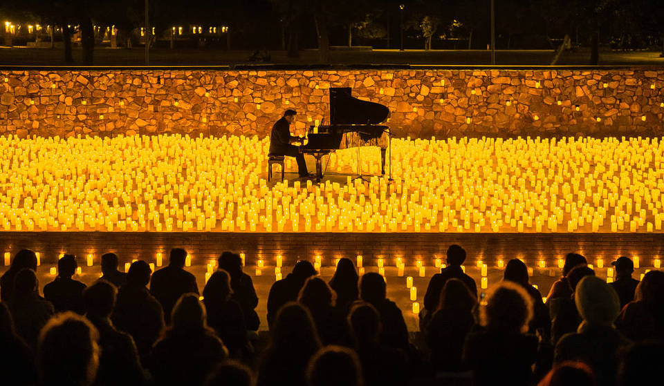 Miles de velas en la Sociedad Filarmónica: el plan en Bilbao que transforma edificios históricos en escenarios de conciertos