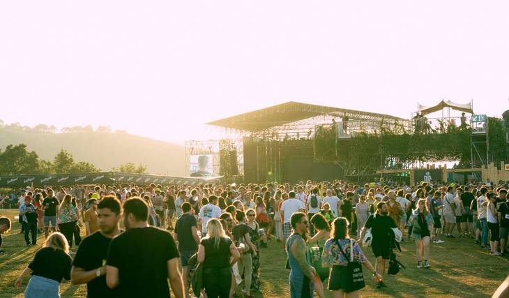 Cuenta atrás para Bilbao BBK Live 2025: guía completa (mapa del recinto, transporte, actividades en el camping, conciertos gratuitos&#8230;)