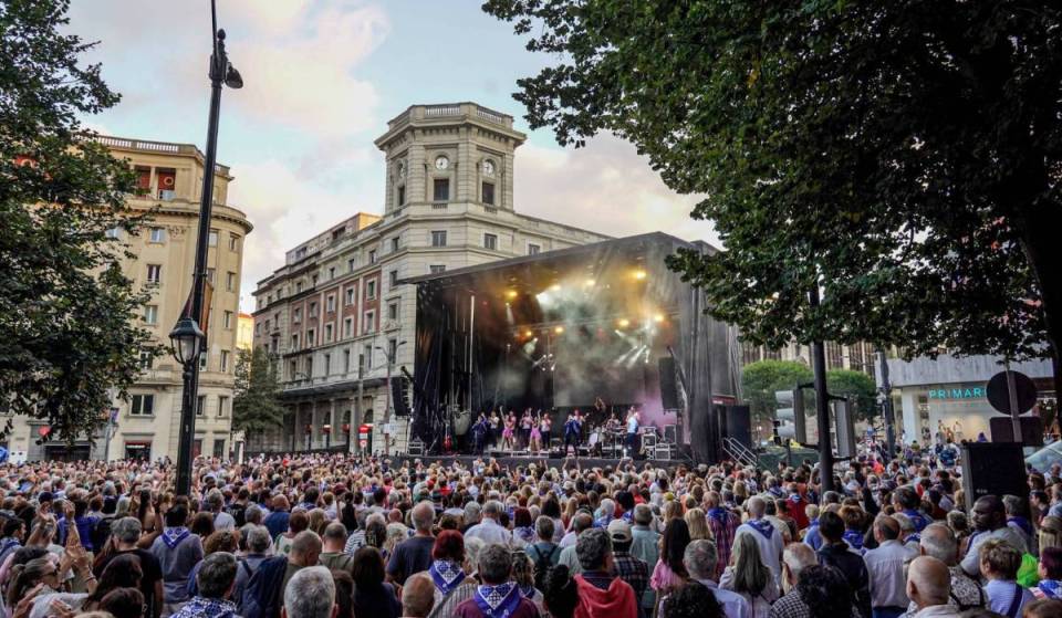 Los bares de Bilbao cerrarán dos horas más tarde en Aste Nagusia: fechas clave de la medida del Ayuntamiento y las excepciones en hostelería