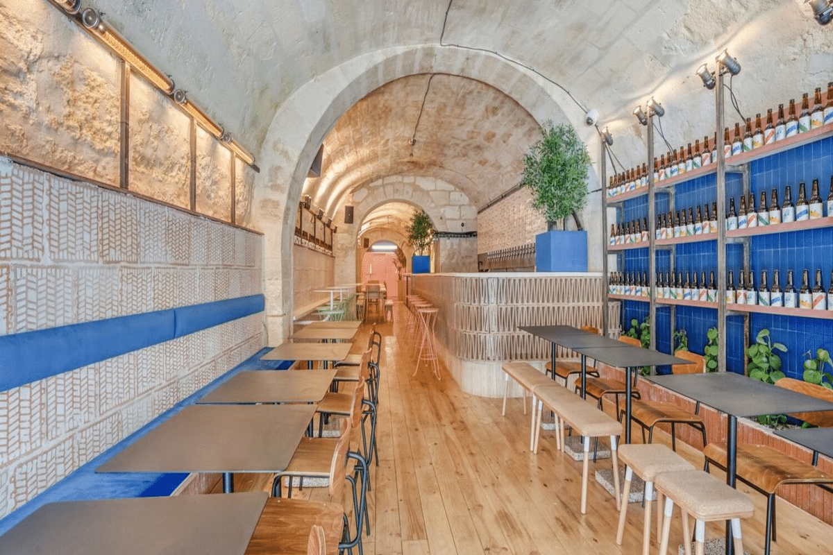 Le Bar Fondamental - L.b.f. - Pigalle Le Bar Fondamental offre une pinte de bière aux clients vaccinés