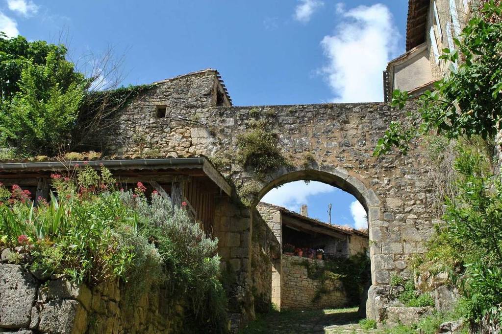 Castelmoron d’Albret in Gironde, the smallest village in France