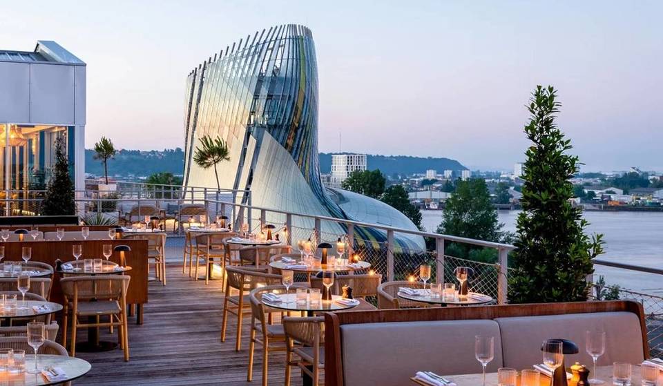 Les meilleurs rooftops de Bordeaux pour un moment détente et un cocktail au soleil avec vue panoramique