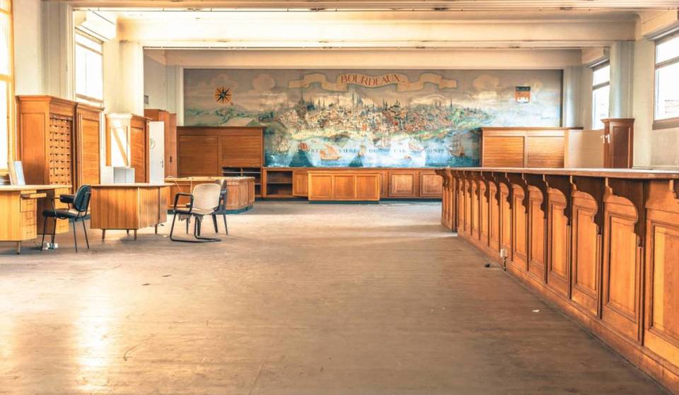 À quelques minutes de Bordeaux, ces mystérieux bureaux abandonnés cachent en réalité l’histoire d’une ancienne distillerie oubliée