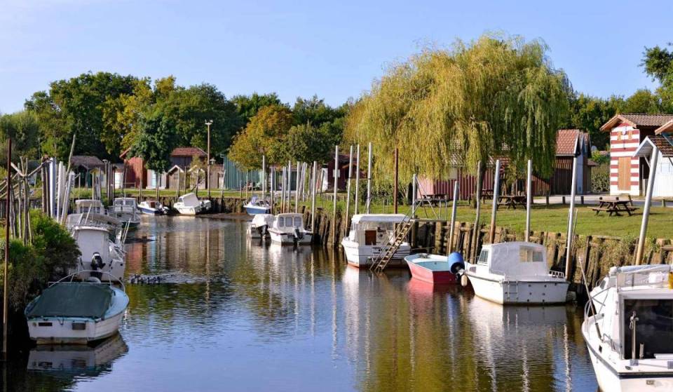 Nicknamed the “Little Amazon,” this green paradise less than an hour from Bordeaux reveals a small town nestled in the heart of a delta, complete with its colorful fishermen’s huts