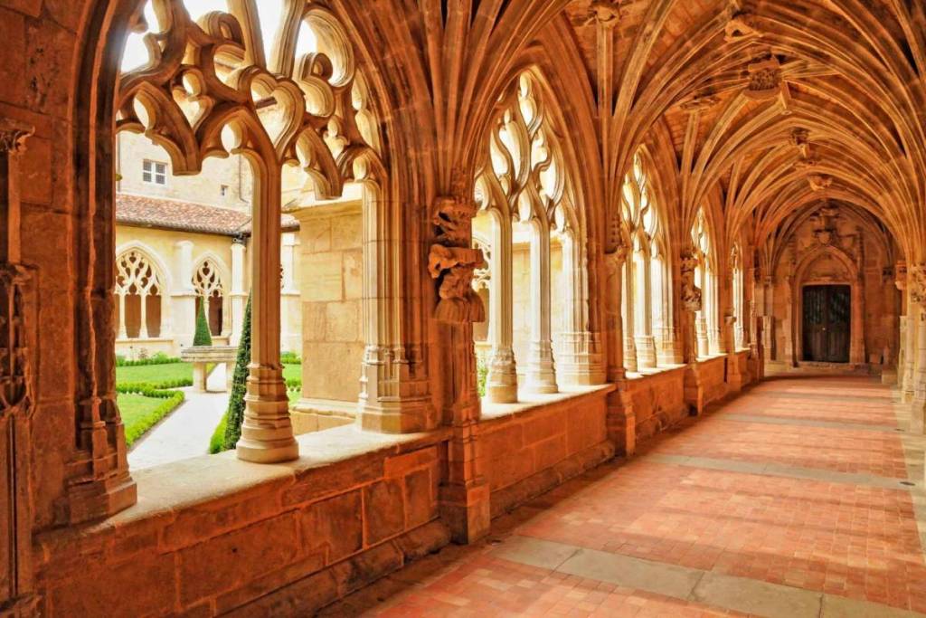 Cloître de l'abbaye de Cadouin
