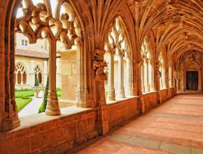 Just 2 hours and 15 minutes from Bordeaux, this village in the heart of the forest is home to one of the most remarkable cloisters in France—it even once housed a relic long believed to be the Holy Shroud