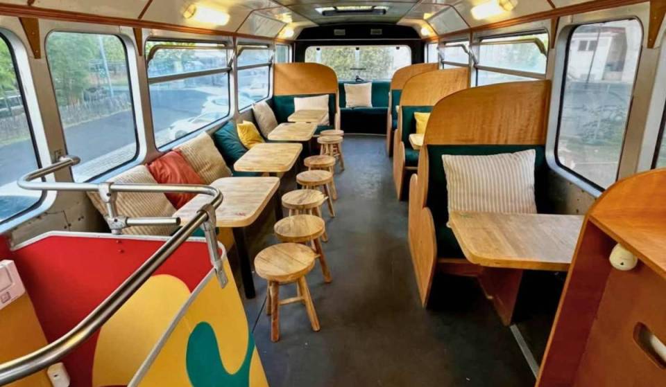 A restaurant housed in a former British double-decker bus: the new, quirky concept just a stone’s throw from Bordeaux that’s delighting street-food lovers