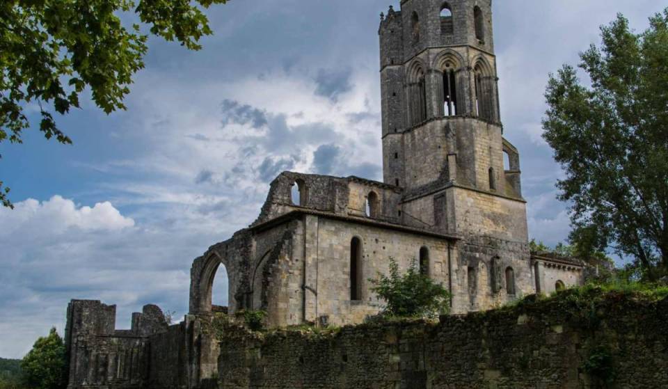 Located 30 km from Bordeaux, this thousand-year-old abbey captivates visitors with its mysterious carved creatures and autumn landscapes 