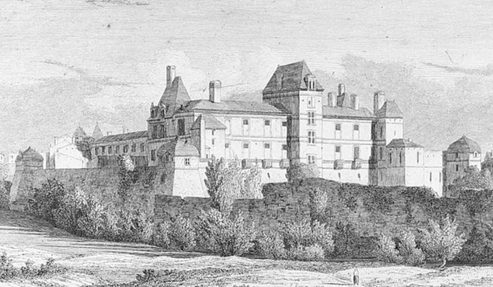 Located 35 km from Bordeaux, this majestic château—which also served as France’s first women’s prison—offers visitors a glimpse into both its splendor and its history as a prison.