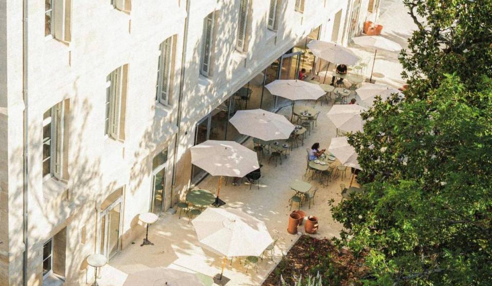 Un bistrot français s&rsquo;installe à Bordeaux dans un parc boisé de 1,5 hectare avec terrasse, potager et menus dès 35€