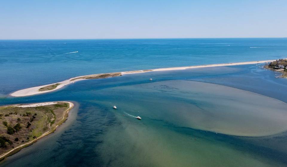 This Coastal Town 1 Hour From Boston Just Ranked Among The ‘Top 5 Most Enchanting’ Northeast Towns