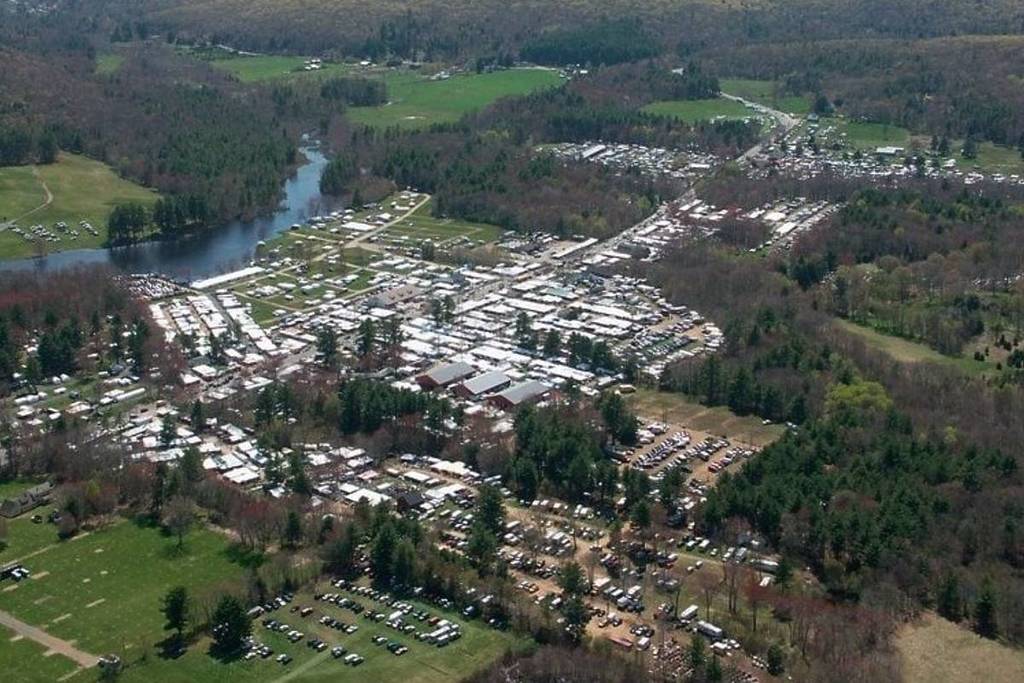 massive outdoor flea market