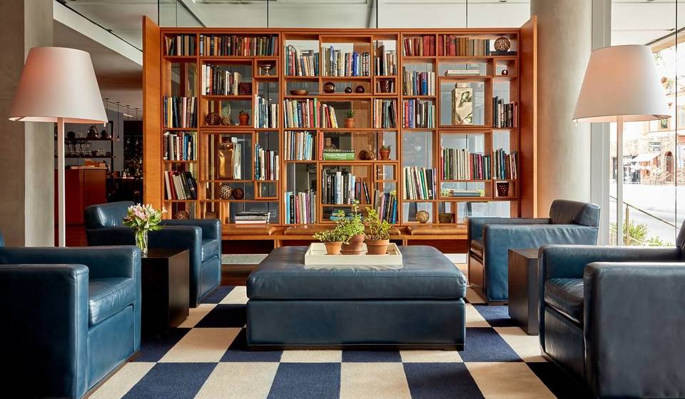 This Intellectually-Inspired Getaway 2 Hours From Boston Is Sandwiched Between New England’s ‘Hogwarts’ And The Birthplace Of Hamburgers