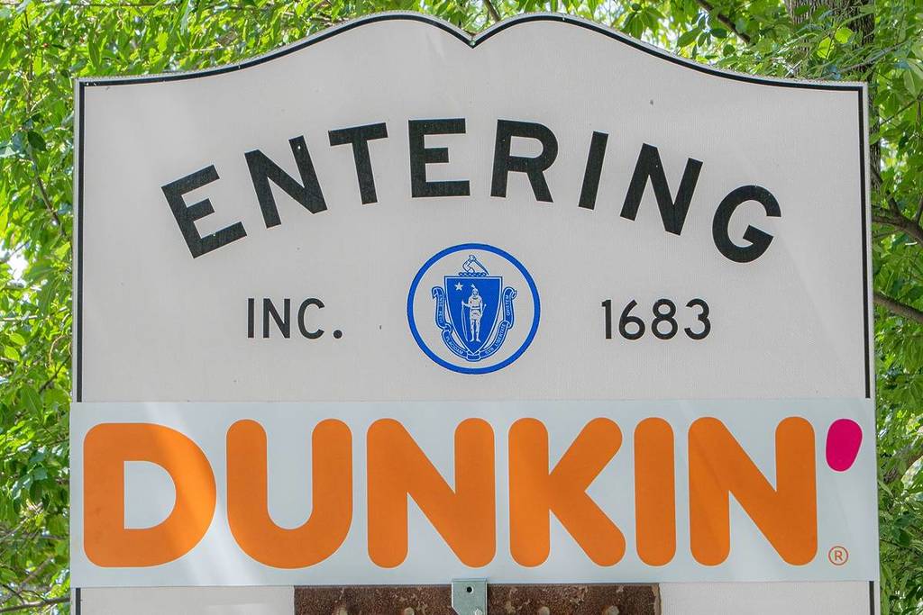 Stow Dunkin' Desert Entering Dunkin' Sign