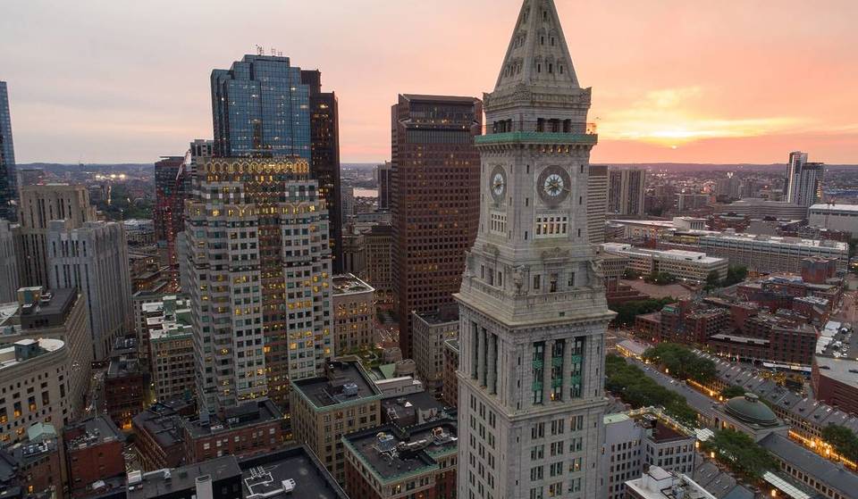 There&#8217;s A Famous Hotel Hidden Inside This 496-Foot-Tall Boston Landmark—That&#8217;s An Essential Part Of The Boston Skyline