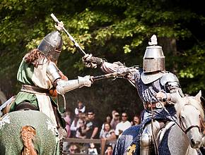 The First-Ever Urban Renaissance Faire Takes Over Union Square in Under 72 Hours—With A Fantasy Ball, Goblin Market, And Armor Demos