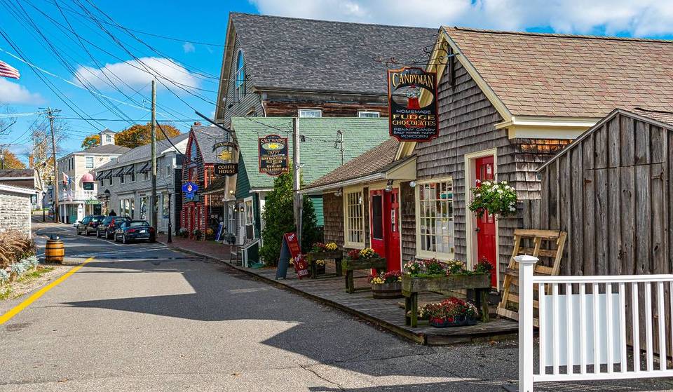 This Coastal Village 90 Minutes From Boston Boasts One Of New England’s Hidden Foodie Havens—5 Places to Eat While You’re There