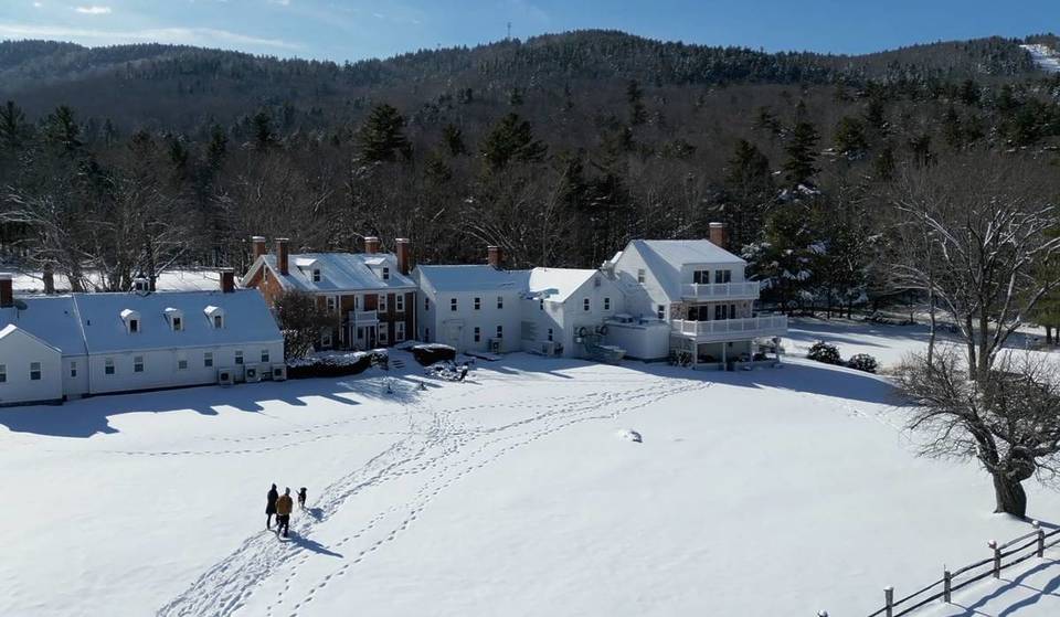 This 204-Year-Old Mountainside Inn 90 Minutes From Boston Has 54 Acres Of Backcountry Trails—With An Onsite Outdoor Ice Skating Rink And Pool