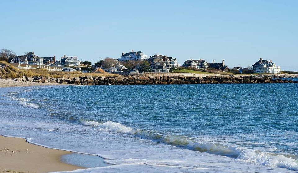 Amtrak Rolls Out $8 Tix Between Boston And This Pretty Coastal Village — Home To The Nation’s Oldest Merry-Go-Round And Billionaires’ Sprawling Estates