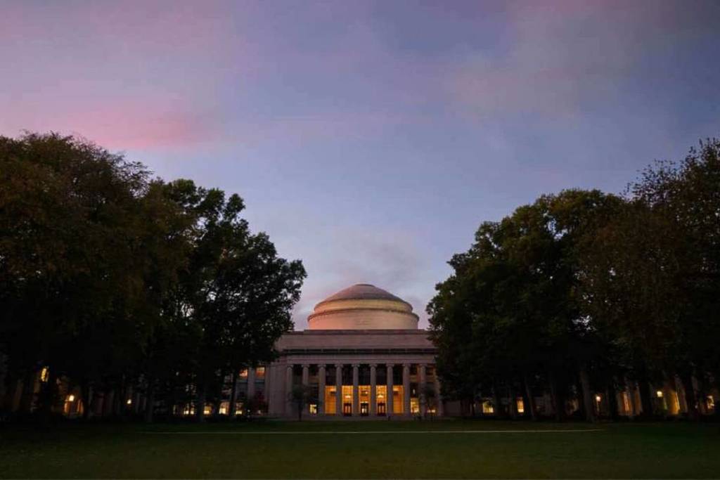 mit campus