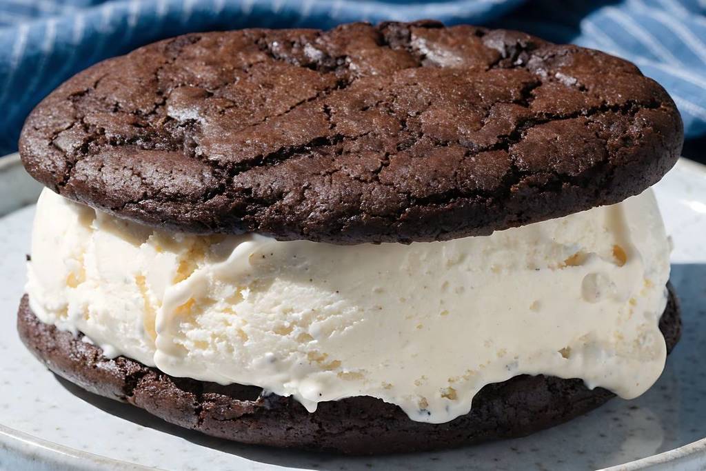 ice cream sandwich