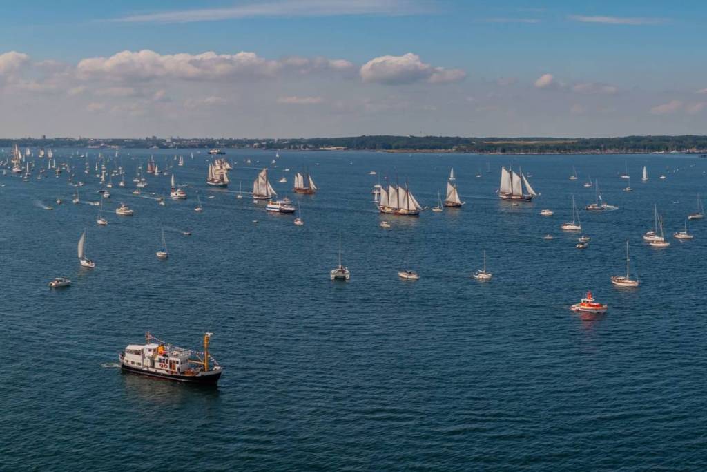 parade of tall ship