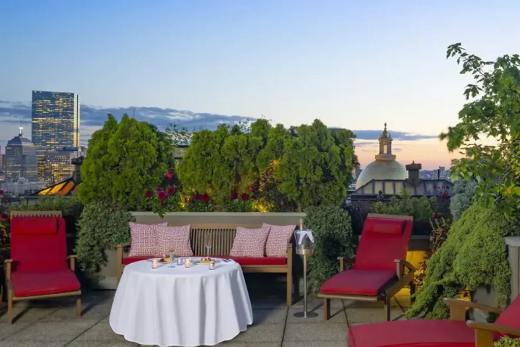 outdoor rooftop dining at xv beacon