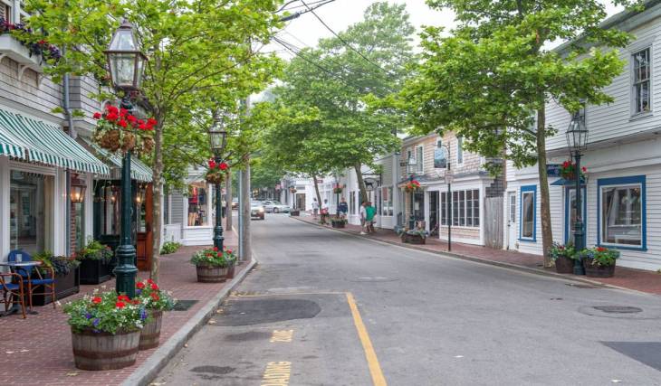 An interactive coastal shopping retreat arrives in Massachusetts for 3 days this weekend—with Parke, Hunza G, Flabelus, and more