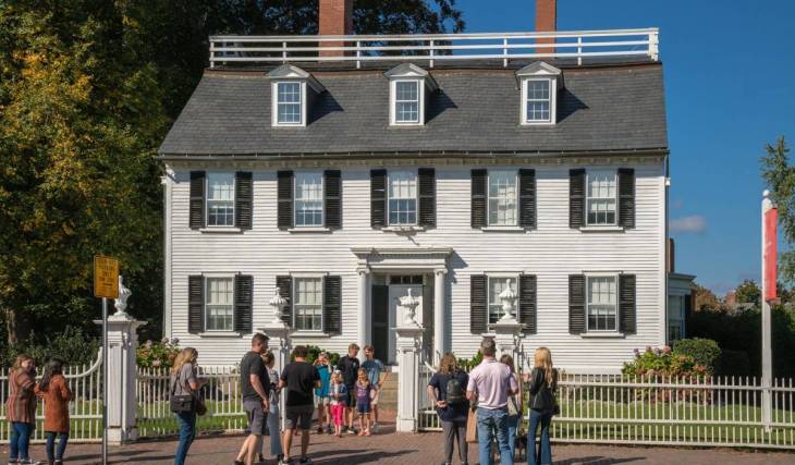 This spooky waterfront city 30 minutes from Boston by train honors its 400th birthday with a 3 month celebration