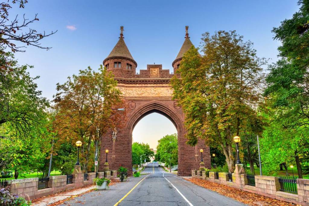 Soldiers and Sailors Memorial Arch in Hartford, Connecticut, USA commemorating the Civil War.