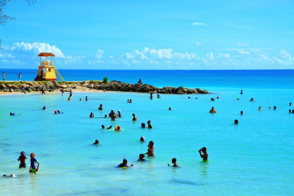 oistins beach barbados