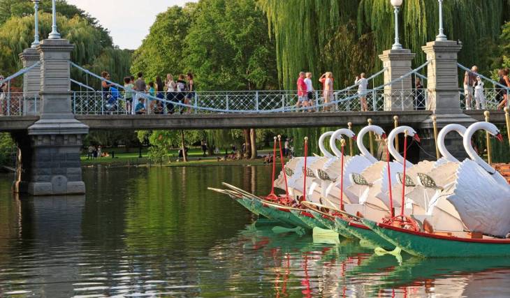 This iconic 116-year-old Boston boat will sail for its last 8 days of the season this week