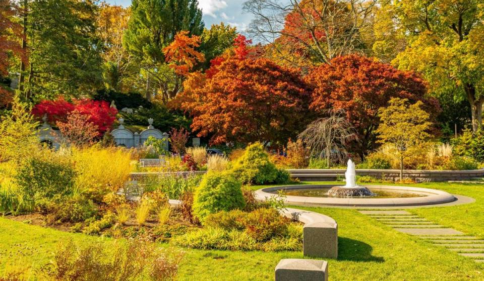 Boasting 175 acres of free concerts and artist residencies, America’s first rural garden cemetery opens a new Cambridge welcome center this September 23
