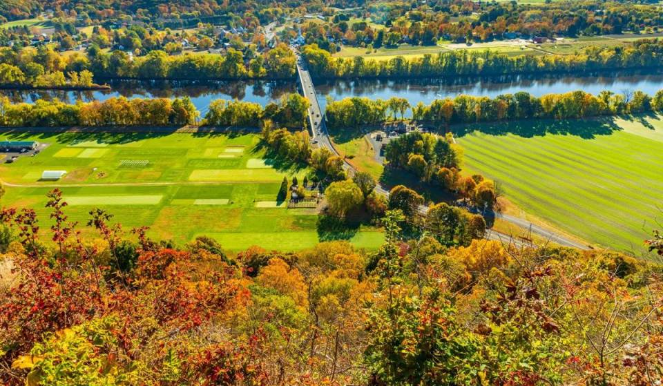 This scenic foliage hike without the crowds is just 2 hours from Boston—with Pioneer Valley views, two summit trails, and an auto road