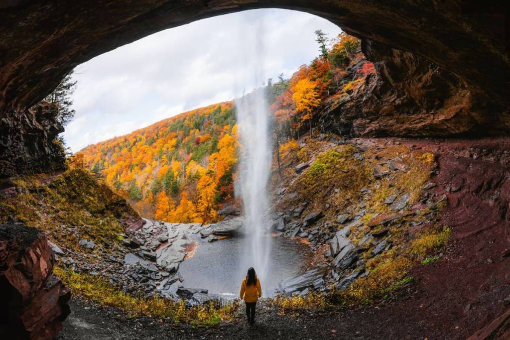 kaaterskill waterfall foliage