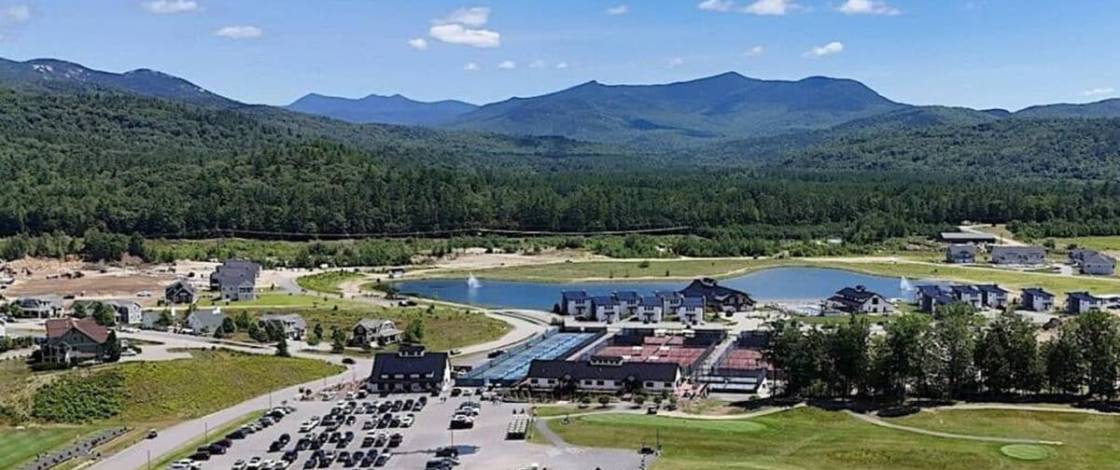 This White Mountains resort is hosting a professional tennis tournament from October 12–16; fans can watch talent compete for free 2 hours north of Boston
