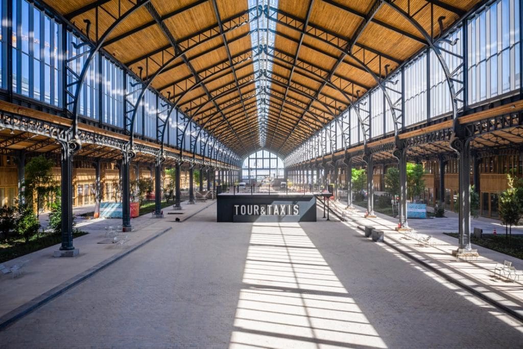 Food Market : la plus grande halle gourmande d’Europe ouvre à la Gare Maritime de Bruxelles !