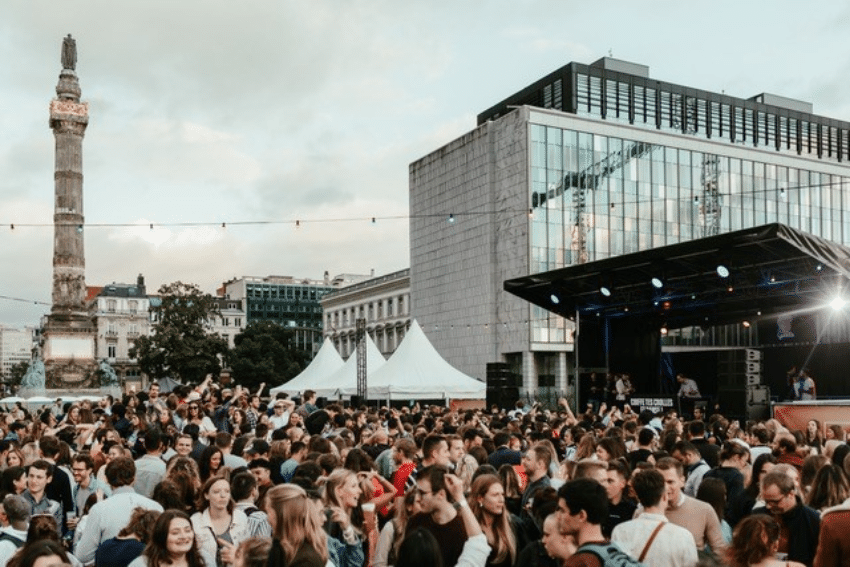 Une série de concerts gratuits en plein air sur l’esplanade de la Cité Administrative à Bruxelles !