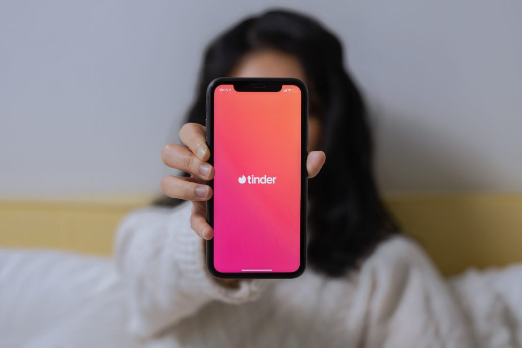 Tinder vous permet désormais d&rsquo;envoyer une demande d&rsquo;explications à ceux qui vous ont ghosté !