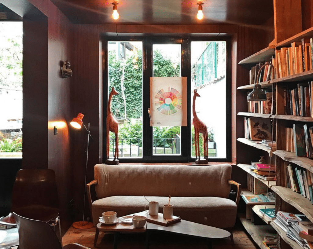 Les plus beaux cafés-librairies de Bruxelles