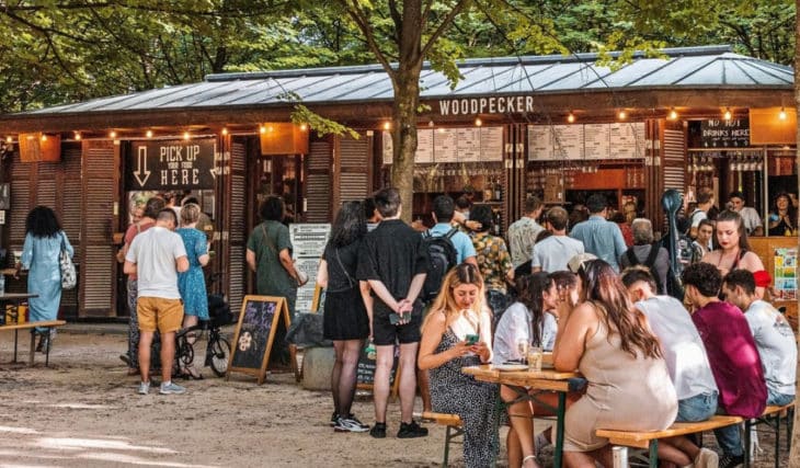 À Bruxelles, ces guinguettes transforment les parcs en lieux magiques – voici les adresses à ne surtout pas manquer cette saison !