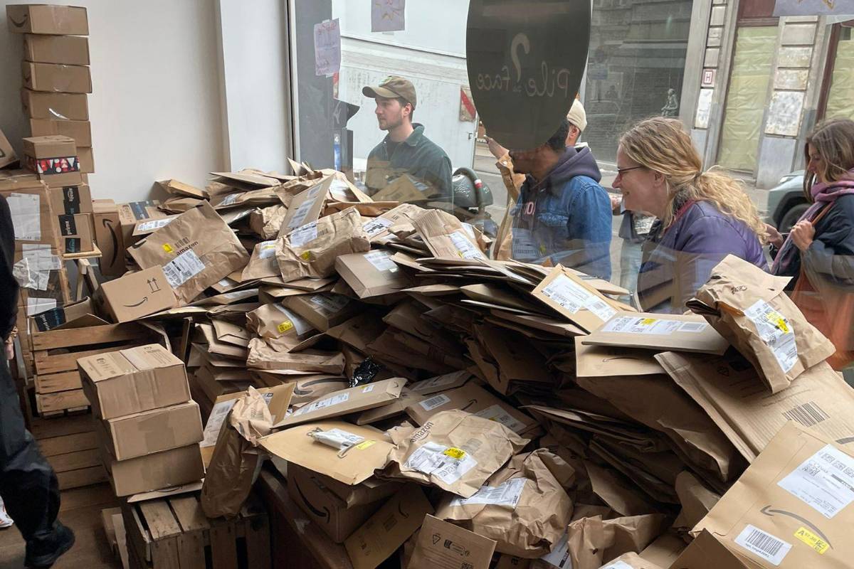 Il Existe Un Magasin De Colis Perdus Amazon Non Loin De Bruxelles