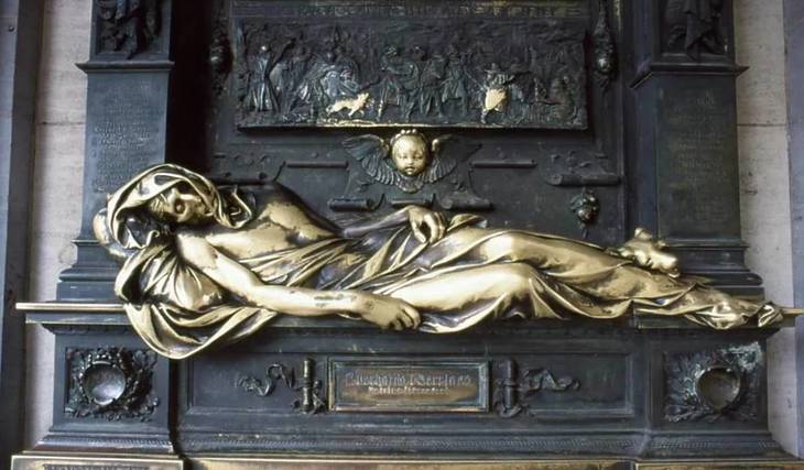 This mysterious monument in Brussels attracts thousands of visitors every year—legend has it that it grants wishes!