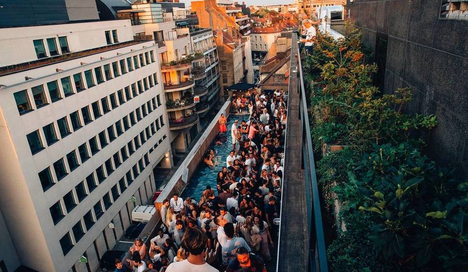 Brussels: this popular rooftop launches its summer season with new features &#8211; and its pool and double terrace will make you forget the heatwave.